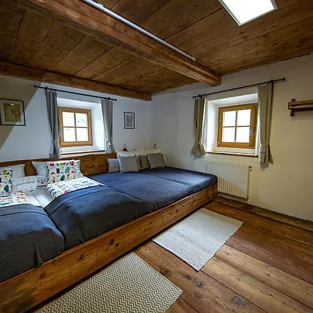 Adelwöhrer Bauernhof *