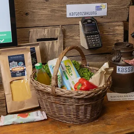 Adelwoehrerhof مزرعة للإقامة Falting